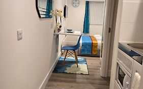 The Cosy Pod Studio - Short Stay In Salford